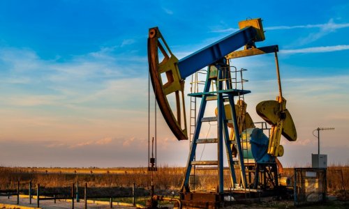 Global oil prices rise slightly