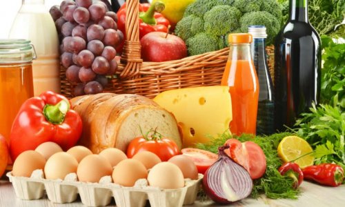 Azerbaijan slightly reduces food exports to Russia