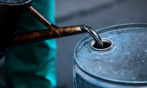 Oil prices fluctuate on expectations of new macro statistics