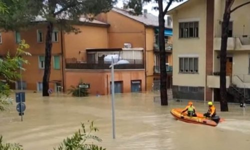 Italy flood deaths rise to 11 as thousands wait to come home