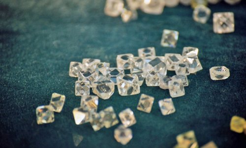 UK to ban Russian diamonds at G7 in fresh round of sanctions