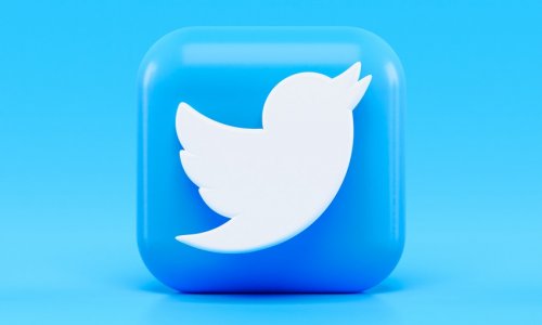 Доходы от рекламы в Twitter упали на 50%