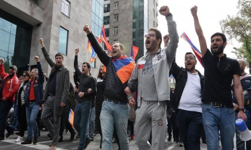 Protest action taking place in front of Armenian parliament, government's resignation demanded