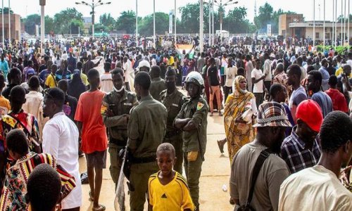 Франция закрывает посольство в Нигере и выведет войска из страны до конца года