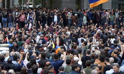 В центре Еревана вновь начались акции протеста