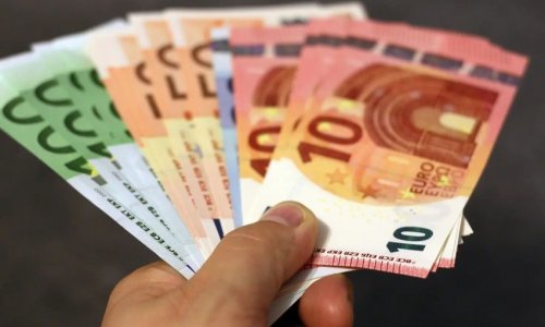 EU debt to reach 900B euros in 3 years