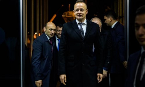 Министр иностранных дел Венгрии прибыл в Азербайджан