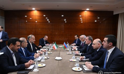Azerbaijani, Iranian FMs discuss bilateral, regional issues