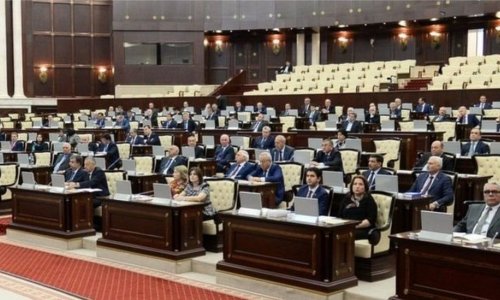 Parlament minimum əmək haqqını vergidən azad etməyi təklif edib