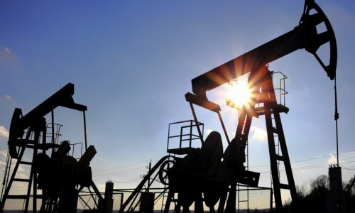 World oil prices decrease slightly