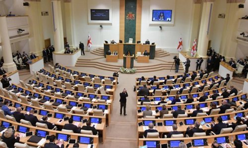 Gürcüstan hökumətinin yeni tərkibi parlamentə təqdim edilib
