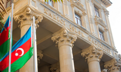 МИД Азербайджан осудил односторонние заявления Макрона