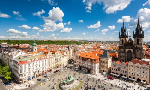 Чехия отказывает россиянам и белорусам