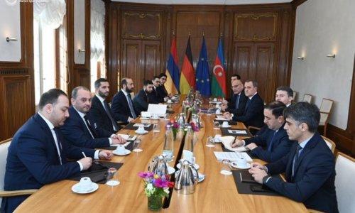 Second day of negotiations between Azerbaijani and Armenian FMs commences