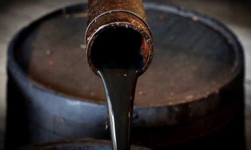 Global oil prices increase slightly