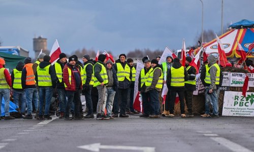 Polish farmers start blocking border with Lithuania due to import of Ukrainian grain