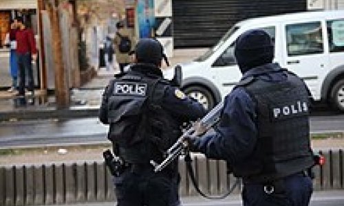 Türkiyədə terror aktları hazırlamaqda şübhəli bilinən 33 nəfər saxlanılıb