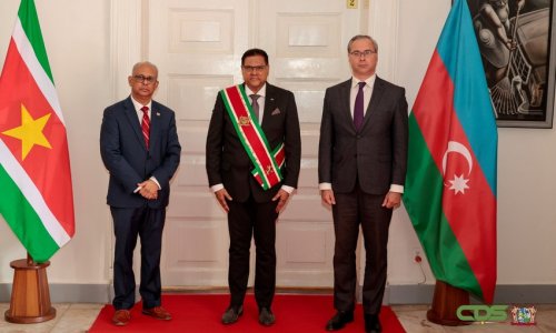 Посол Азербайджана вручил верительные грамоты президентам двух стран