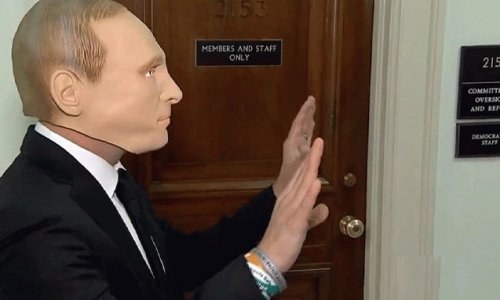 ABŞ-də konqresmen Baydenin impiçmenti ilə bağlı dinləmələrə Putin maskası taxaraq gəlib - VİDEO