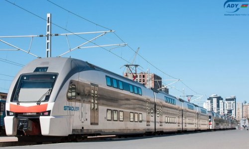 В марте в Азербайджане по железной дороге совершено более 600 тысяч поездок