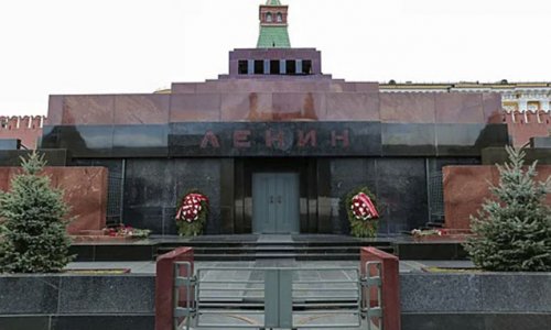 Lenin məqbərəsi ziyarətçilər üçün bağlanır