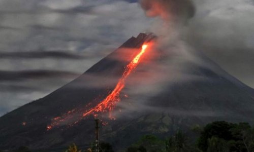 На востоке Индонезии произошло извержение вулкана Ибу