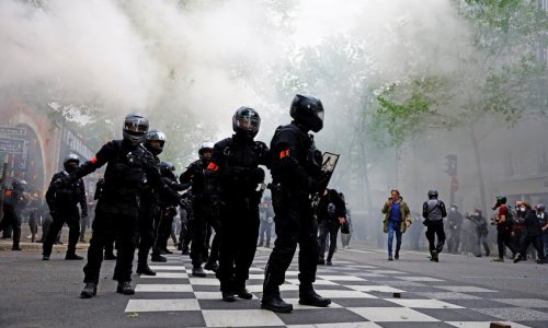 В Париже 57 полицейских пострадали в ходе первомайской демонстрации