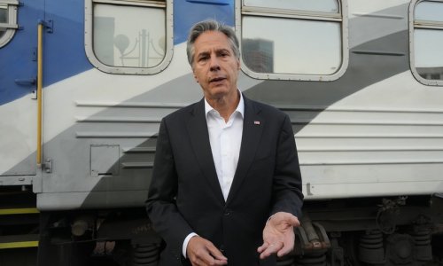 Blinken arrives in Ukraine in show of US solidarity amid Russian attacks