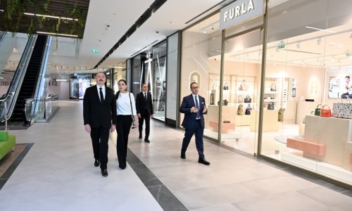 Prezident və xanımı “Crescent Mall” ticarət mərkəzinin açılışında iştirak edib - Yenilənib