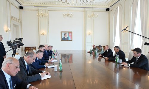 Президент Ильхам Алиев принял делегацию, возглавляемую министром обороны Италии