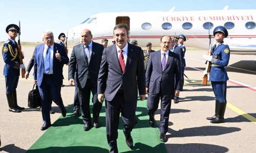 Вице-президент Турции прибыл в Азербайджане