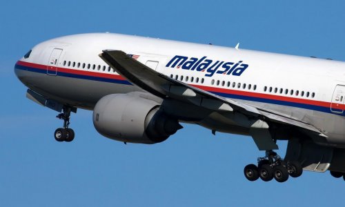 Самолёт «Malaysia Airlines» совершил экстренную посадку в Баку