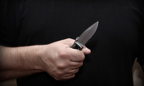 В Баку 52-летнему мужчине нанесли ножевое ранение