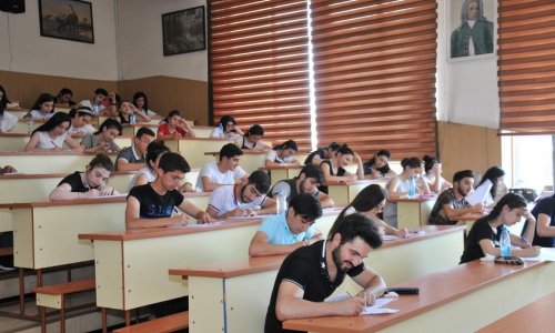 DİM universitetlərə boş qalan yerlərin sayını açıqlayıb