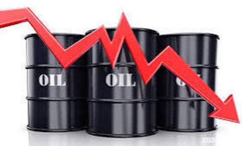 Азербайджанская нефть подешевела почти на 3%