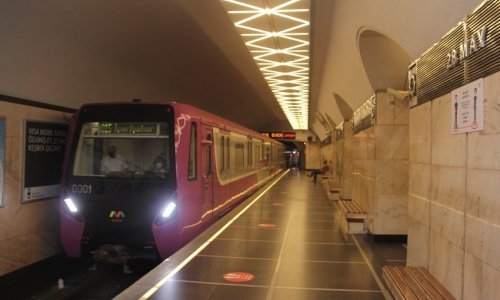 Nizami metrosunda qatarda texniki problem yaranıb