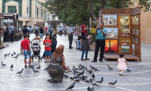 Ölkəyə gələn turist axını artıb