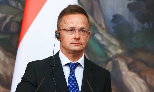 Hungarian FM arrives in Yerevan