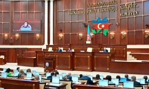 Parlament Mərkəzi Bankın İdarə Heyətinin yeni üzvlərini təsdiqləyib