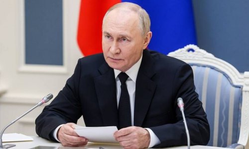 Putin Müdafiə Nazirliyinin rəhbərliyi ilə müşavirə keçirib