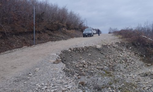 Şamaxıda yol çöküb