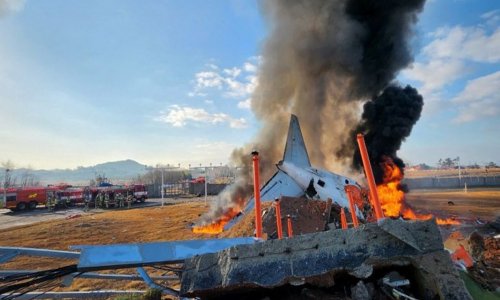 Cənubi Koreya polisi təyyarə qəzası ilə bağlı Muan aeroportunda axtarış aparıb