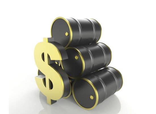 Нефть подорожала на фоне удешевления доллара