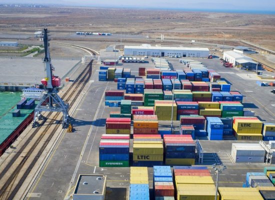 Bakı Beynəlxalq Dəniz Limanında yük dövriyyəsi artıb