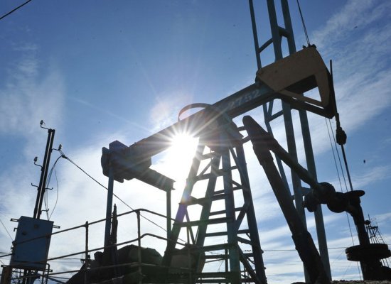 Oil gains as tension flares in Europe, Middle East