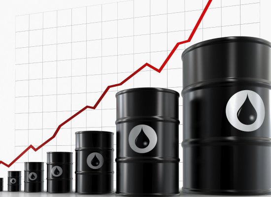 Нефть на мировых рынках подешевела