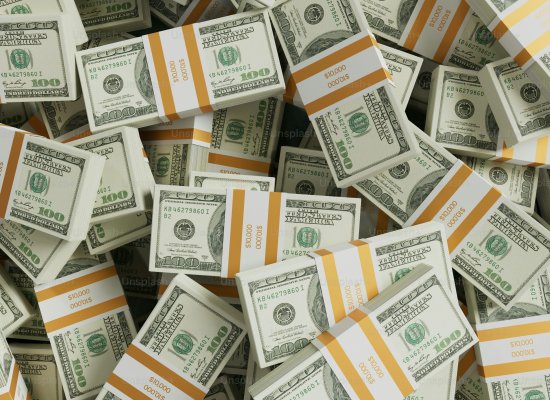 Курс доллара упал до недельного минимума на фоне шатдауна в США