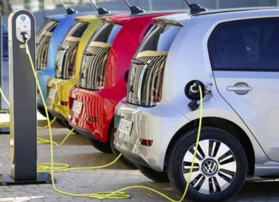 Ölkəyə idxal olunan elektrikli və hibrid avtomobillərin sayı açıqlanıb