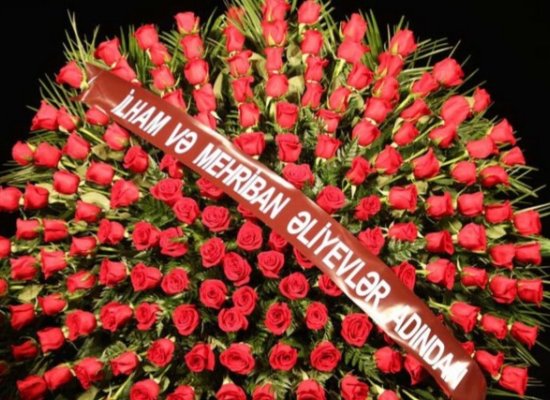 Ramiz Quliyevlə vida mərasimi keçirilir, Prezident və Mehriban Əliyeva əklil göndərib