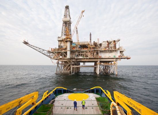 
Azərbaycan neftinin qiyməti 62 dolları ötüb